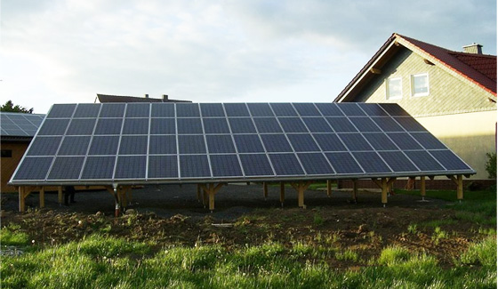 Système solaire Restar 10KWp monté sur le toit et relié au réseau en Grèce, octobre 2007.