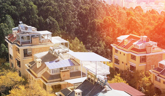 Système solaire de connexion au réseau domestique de réseau domestique 2.4KWp Restar dans le Yunnan, en Chine.